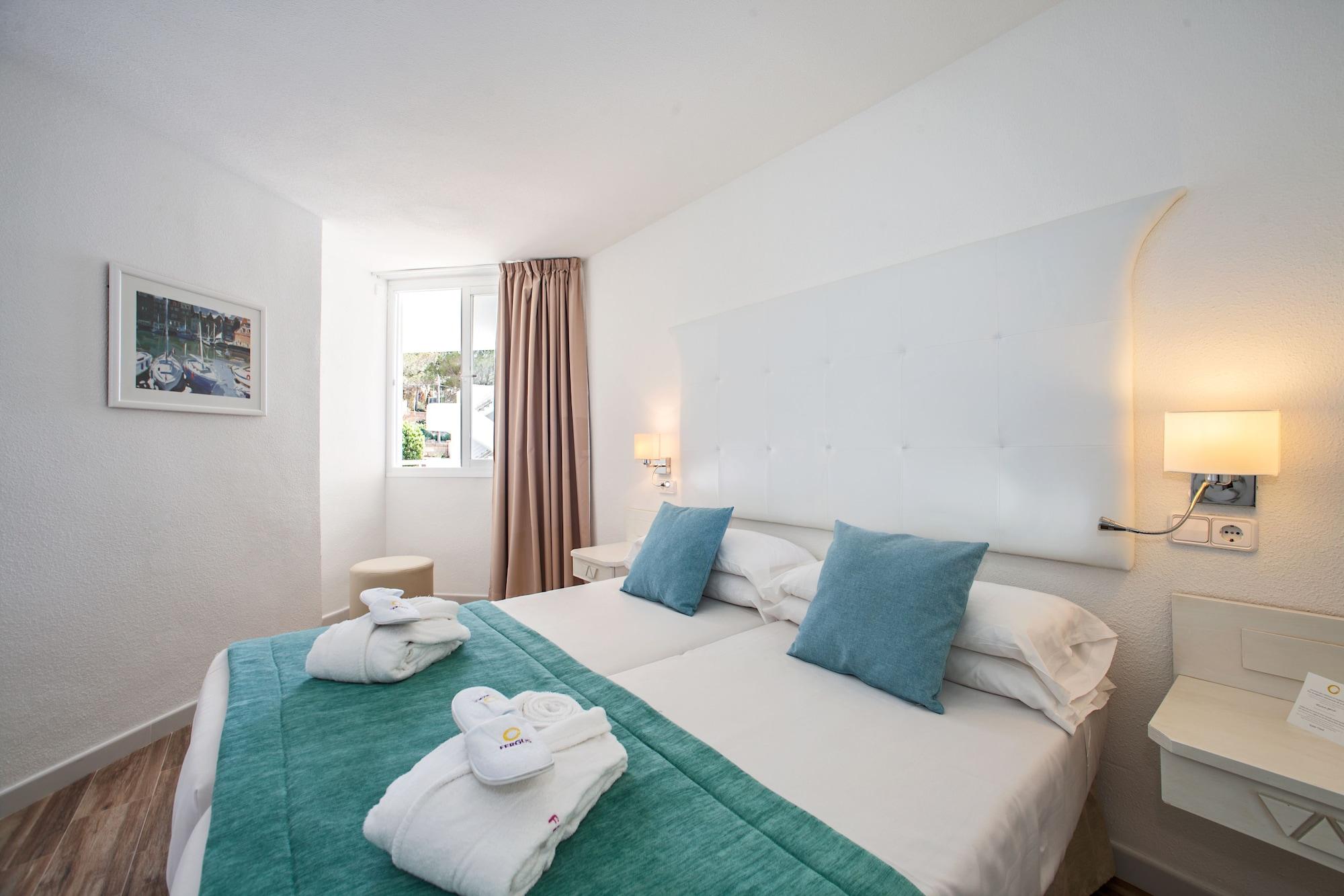 Fergus Style Cala Blanca Suites 산타 폰사 외부 사진