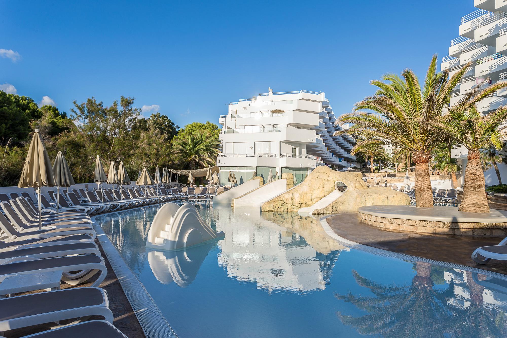Fergus Style Cala Blanca Suites 산타 폰사 외부 사진