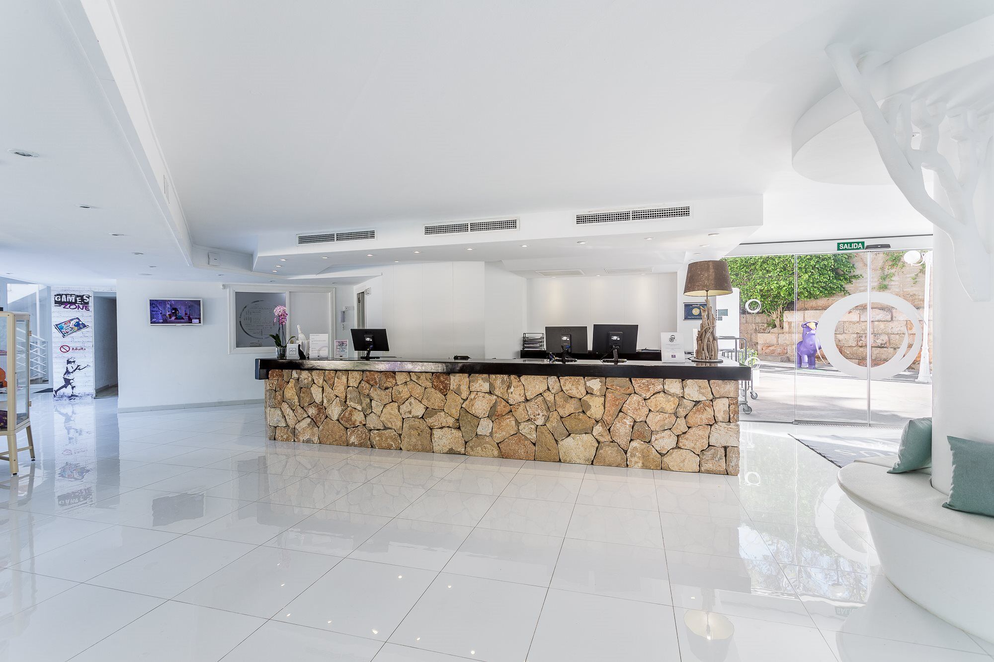 Fergus Style Cala Blanca Suites 산타 폰사 외부 사진